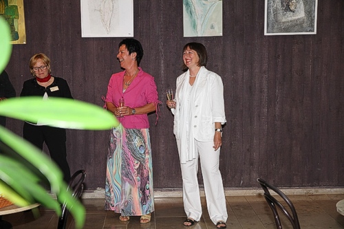 mitte Heidi Zier, rechts Freya Blösl